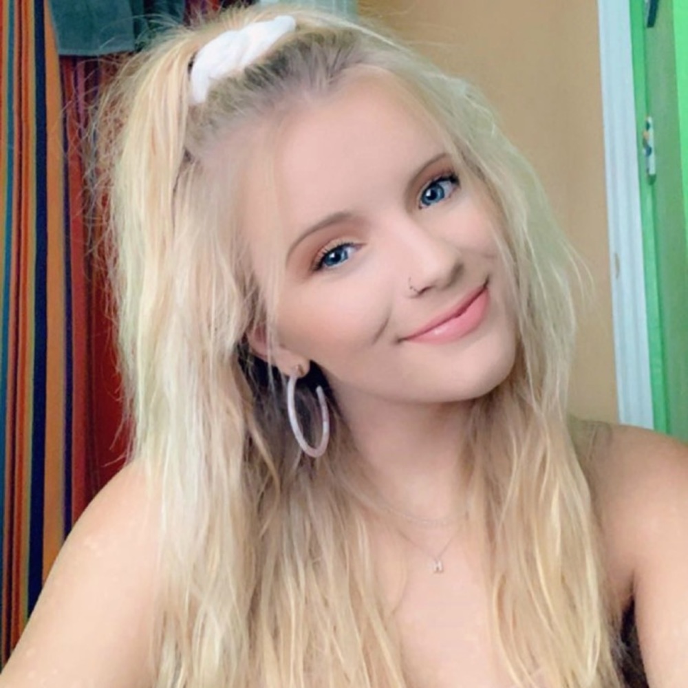 Meet your Posher, Hannah